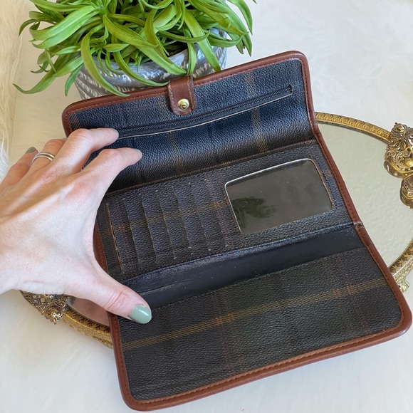 Vintage Liz Claiborne trifold wallet in navy plaid - Picture 5 of 12